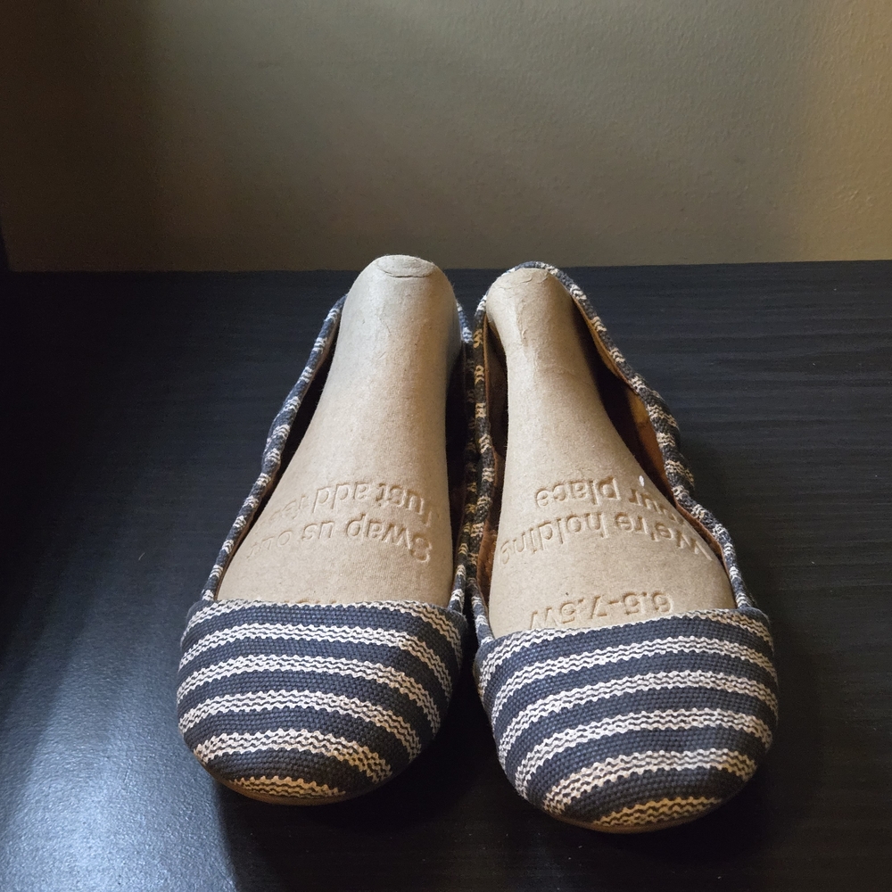 Lucky Brand Navy and Cream Striped Flats